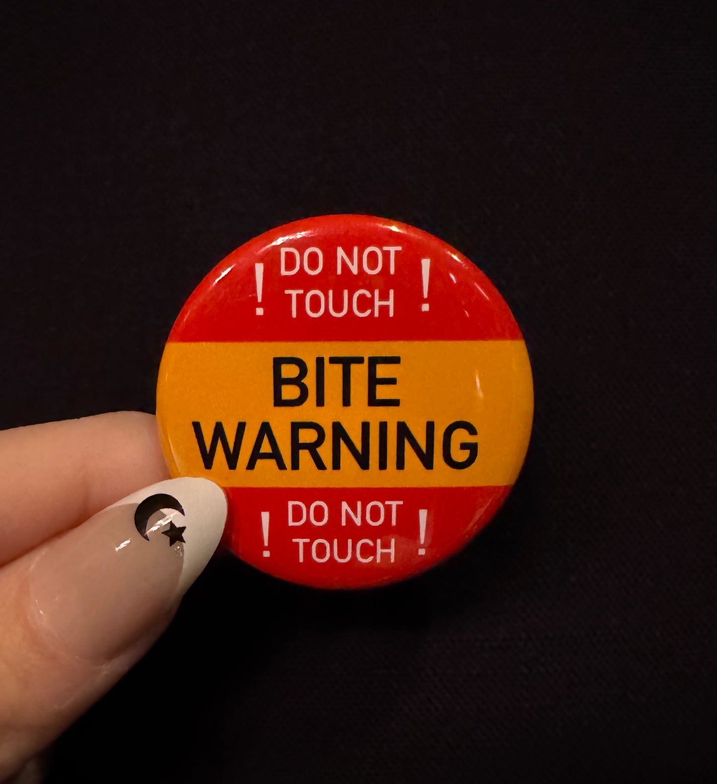 Bite Warning Button by Saltnox