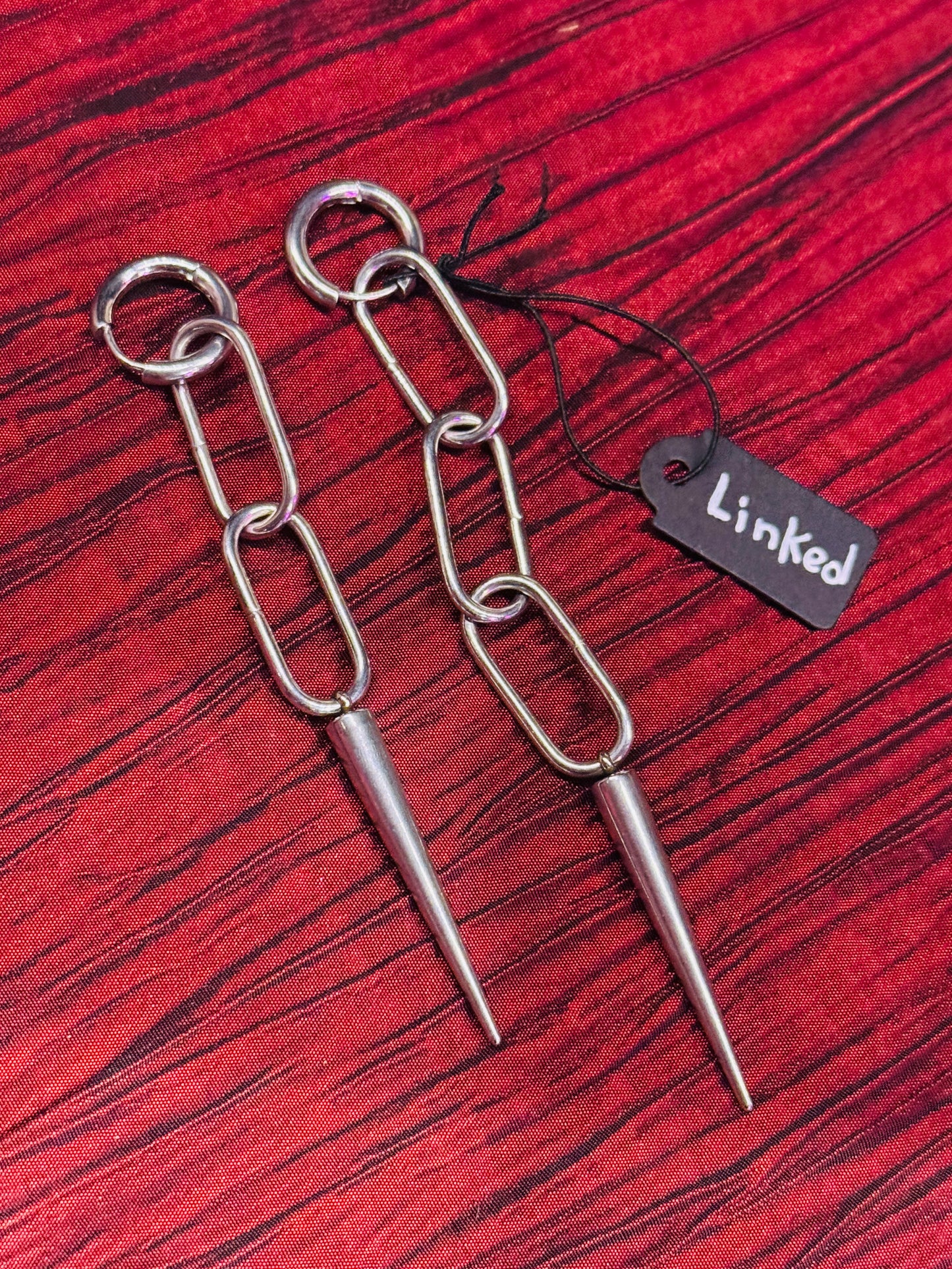 "Linked" earrings by Alix Holly
